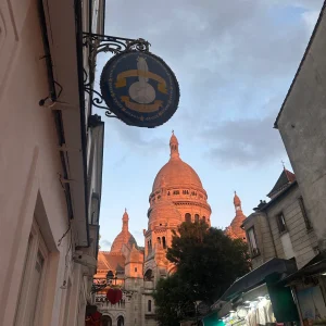 beautiful montmarte paris tour