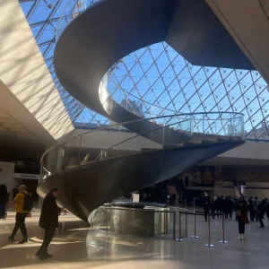 entrance louvre paris tour